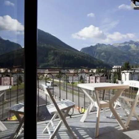 Euro Youth & Krone 酒店 3*