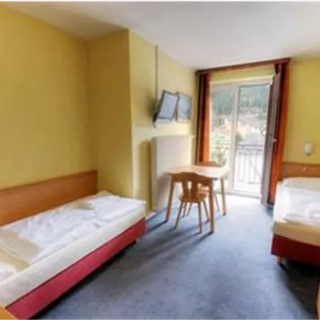 Euro Youth & Krone 巴德加斯坦