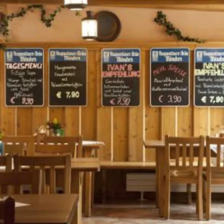 Euro Youth & Krone Hotel