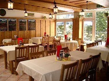 Euro Youth & Krone Hotel