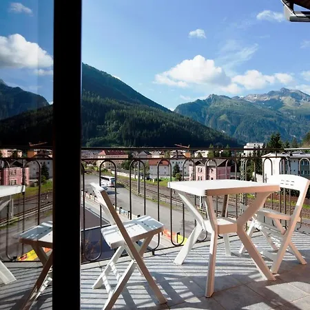 Euro Youth & Krone 酒店 3*