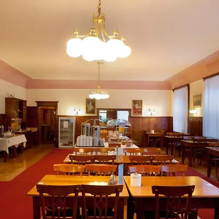 Hotel Euro Youth & Krone 3*