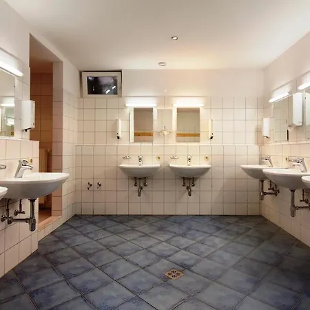 酒店 Euro Youth & Krone