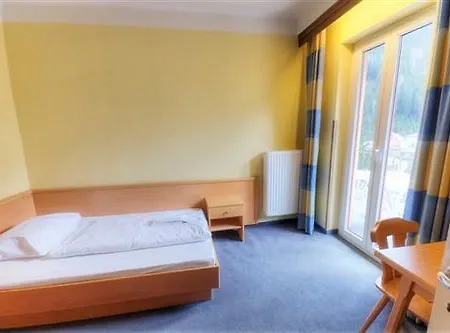 Hotel Euro Youth & Krone