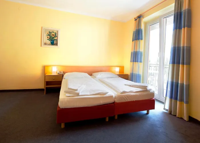 Euro Youth & Krone Hotel 3*