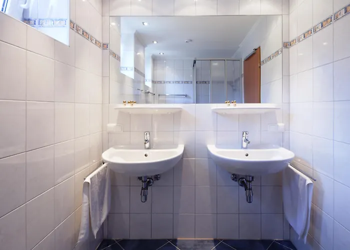 Hotel Euro Youth & Krone