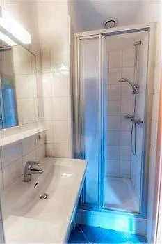 Euro Youth & Krone Hotel