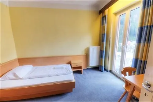 Hotel Euro Youth & Krone